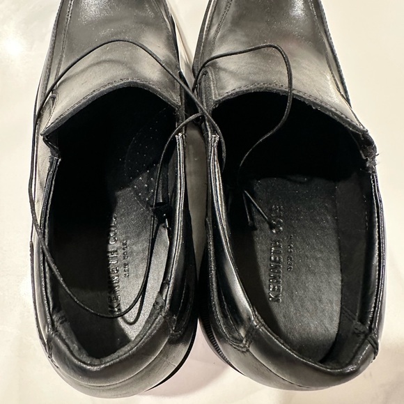 Kenneth Cole New York. Mens dress shoes.  8.5 - Picture 7 of 8